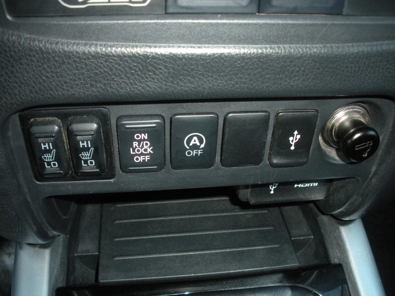 Mitsubishi L200 2.4 DI-D/181CV Double Cab SAFARI