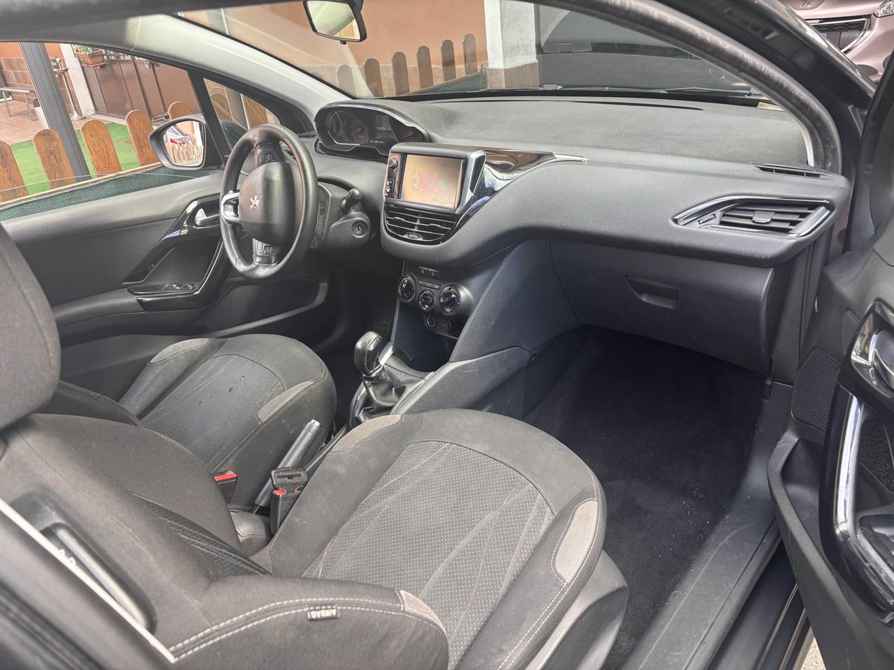 Peugeot 208 1.2 VTi Allure 3 porte