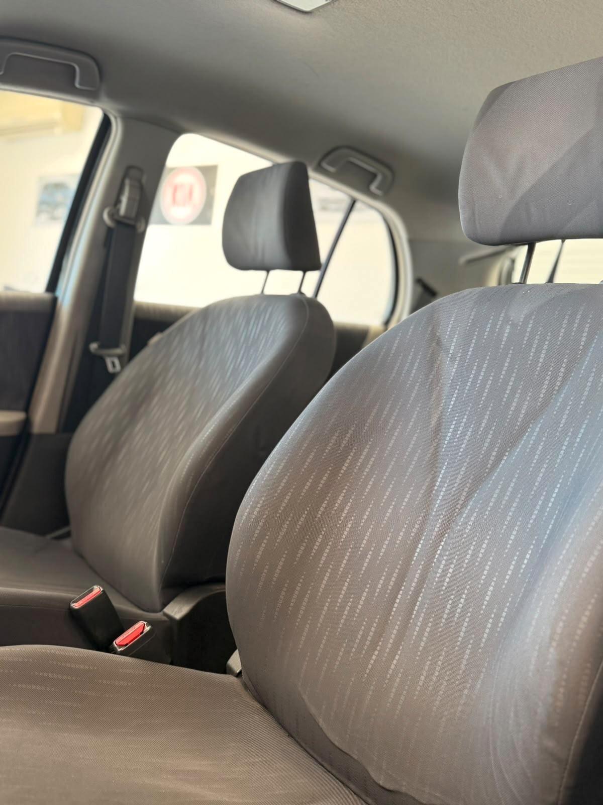 Toyota Yaris 1.3 5 porte benzina 2010