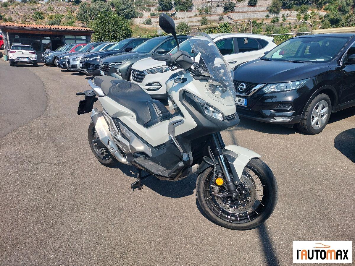 Honda - X-ADV 750 DCT Abs