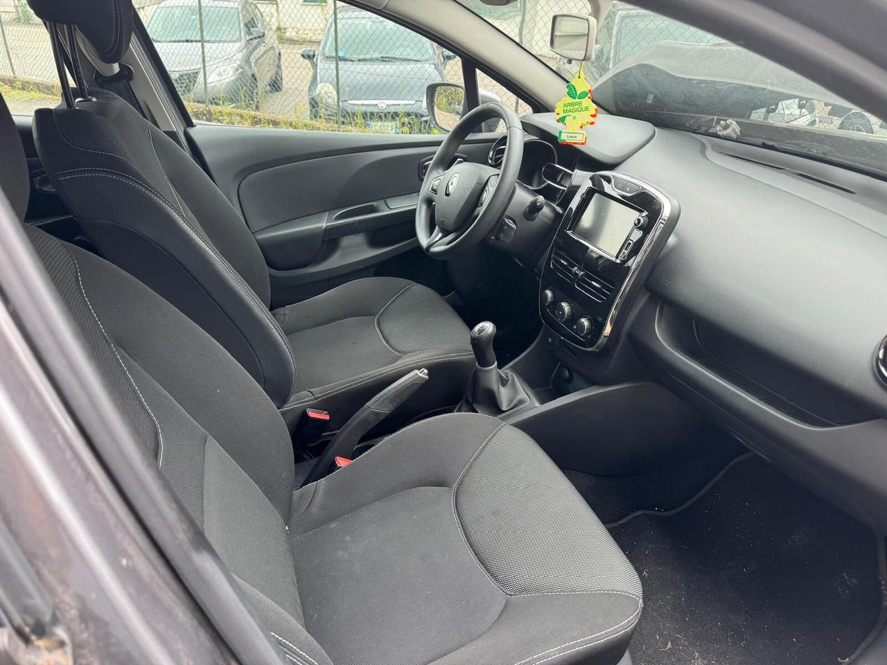 Renault Clio 1.2 75CV 5 porte Live Interni Perfetti – Auto Incidentata