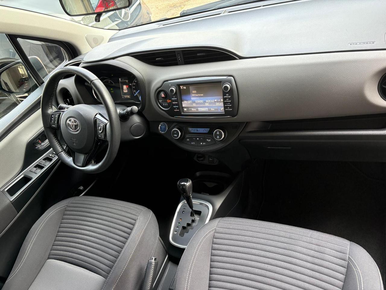 Toyota Yaris 1.5 Hybrid 5 porte Cool