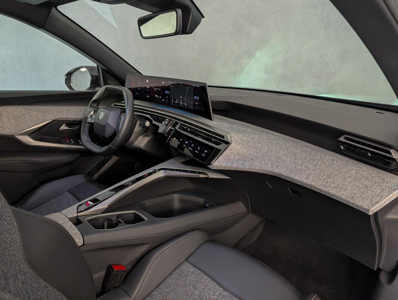 Peugeot 3008 1.2 Hybrid 145cv e-dcs6 Allure