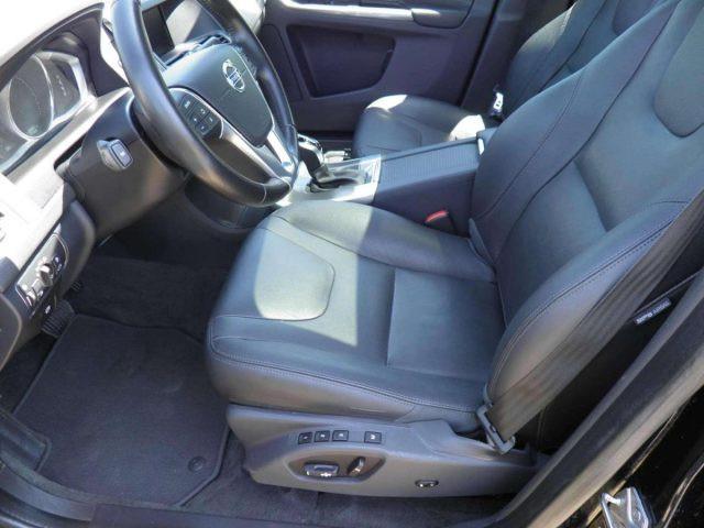 VOLVO XC60 XC60 2.4 D4 AWD GEARTRONIC MOMENTUM