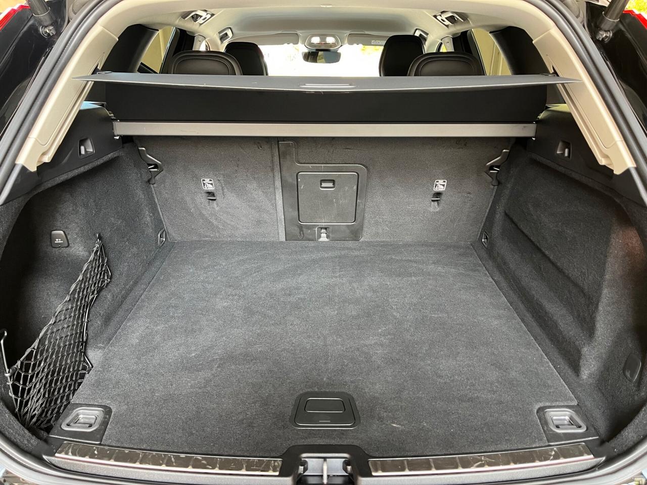 Volvo XC 60 XC60 B4 (d) AWD Geartronic Momentum Pro