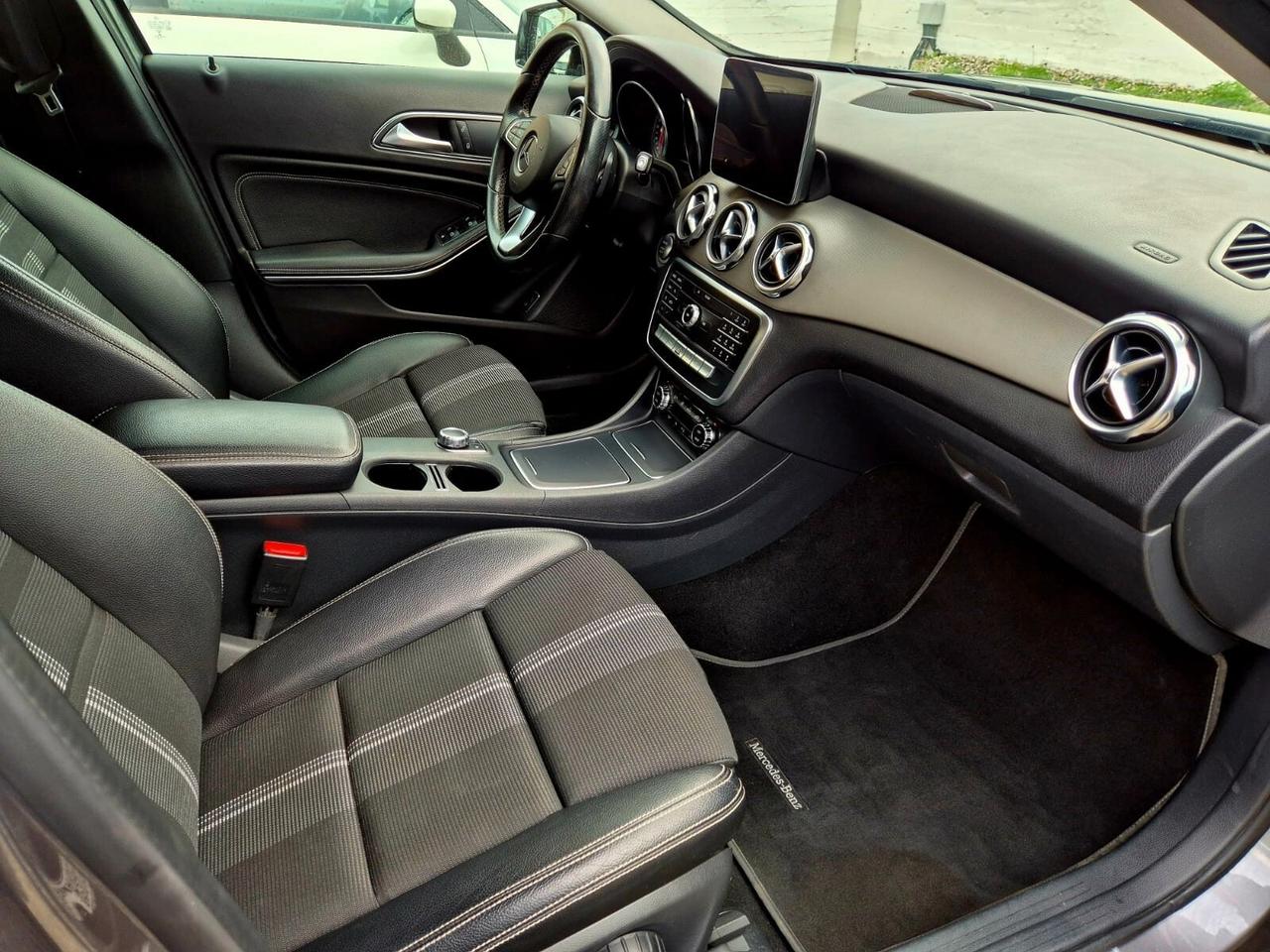 Mercedes-benz GLA 200d Premium Night Edition Automatic