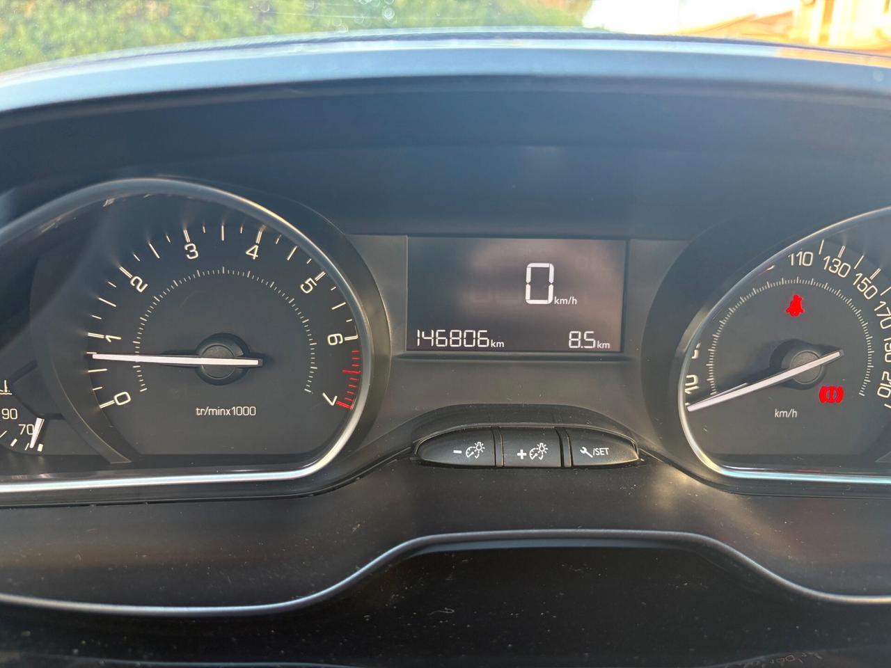 Peugeot 208 PureTech 82 5 porte style