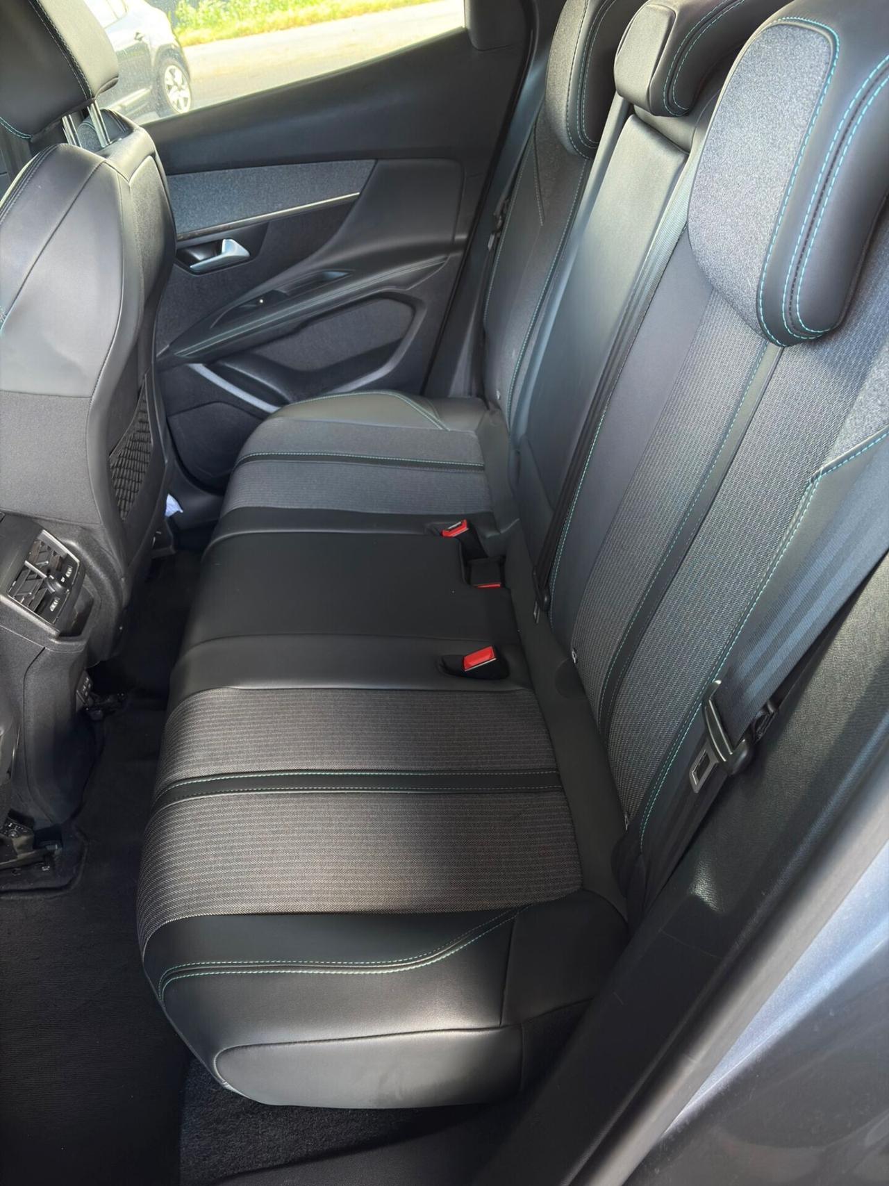 Peugeot 3008 HDi 130 S&S EAT8 Allure