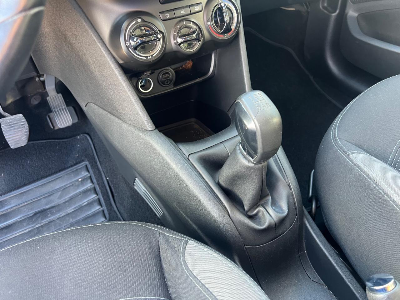 Peugeot 208 1.4 HDi 68 CV 5 porte Active Permute Rate