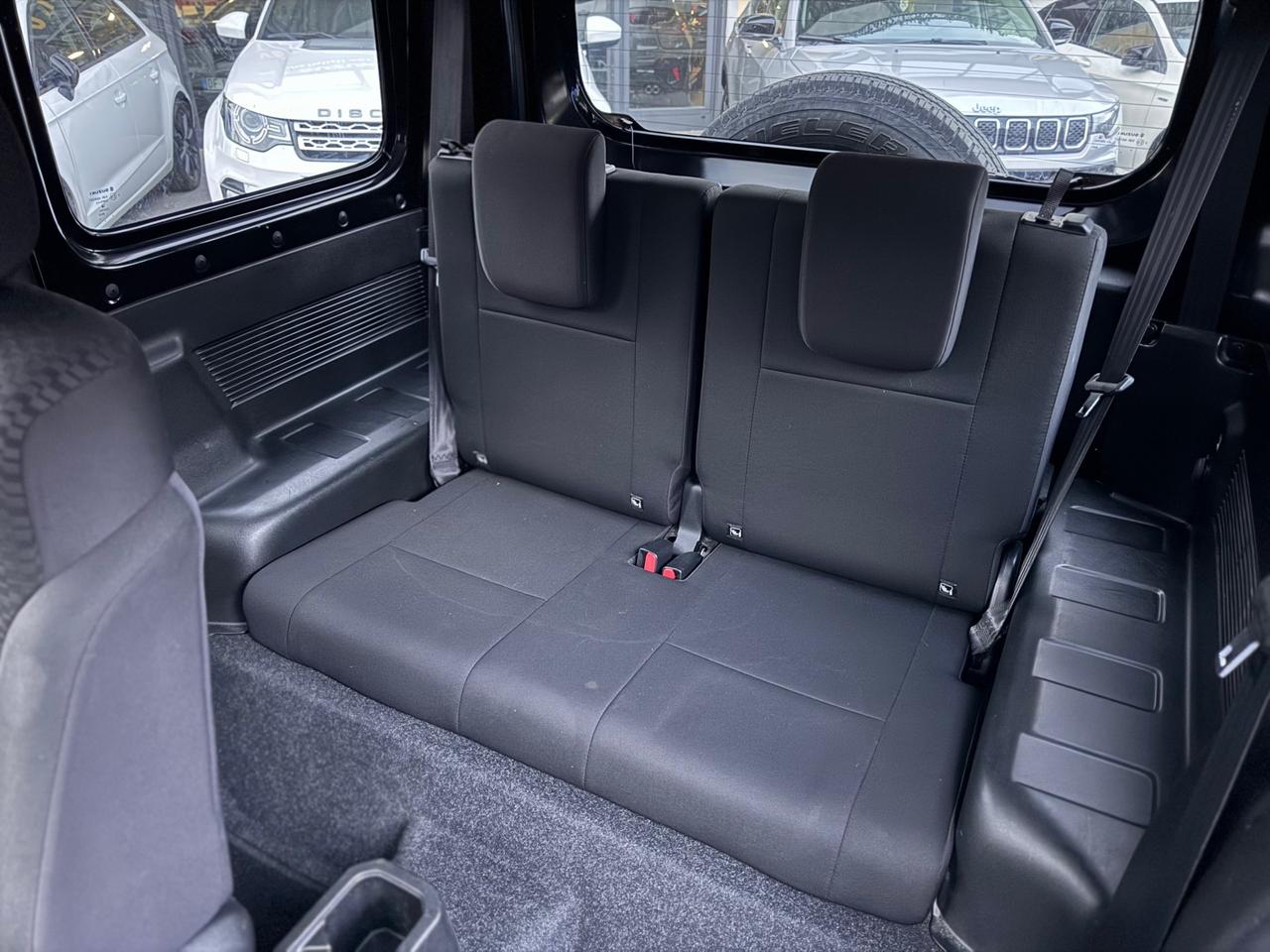 Suzuki Jimny 1.5 5MT Top