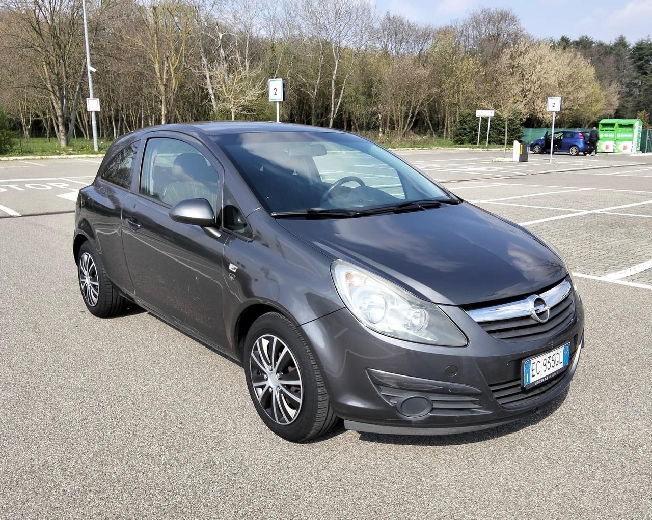 Opel Corsa 1.2 3 porte Club
