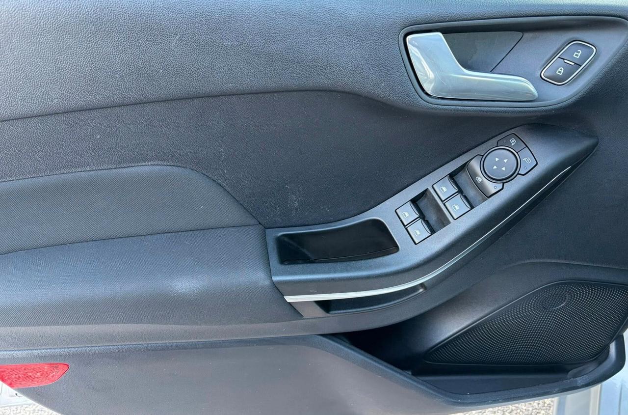 FORD FIESTA TITANIUM 5 PORTE 1.1cc