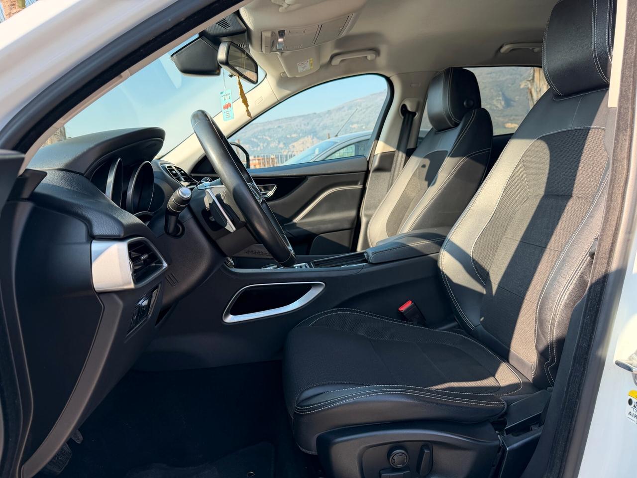 JAGUAR F-PACE R-SPORT 2017 2.0 DIESEL 241 CV *LEGGI