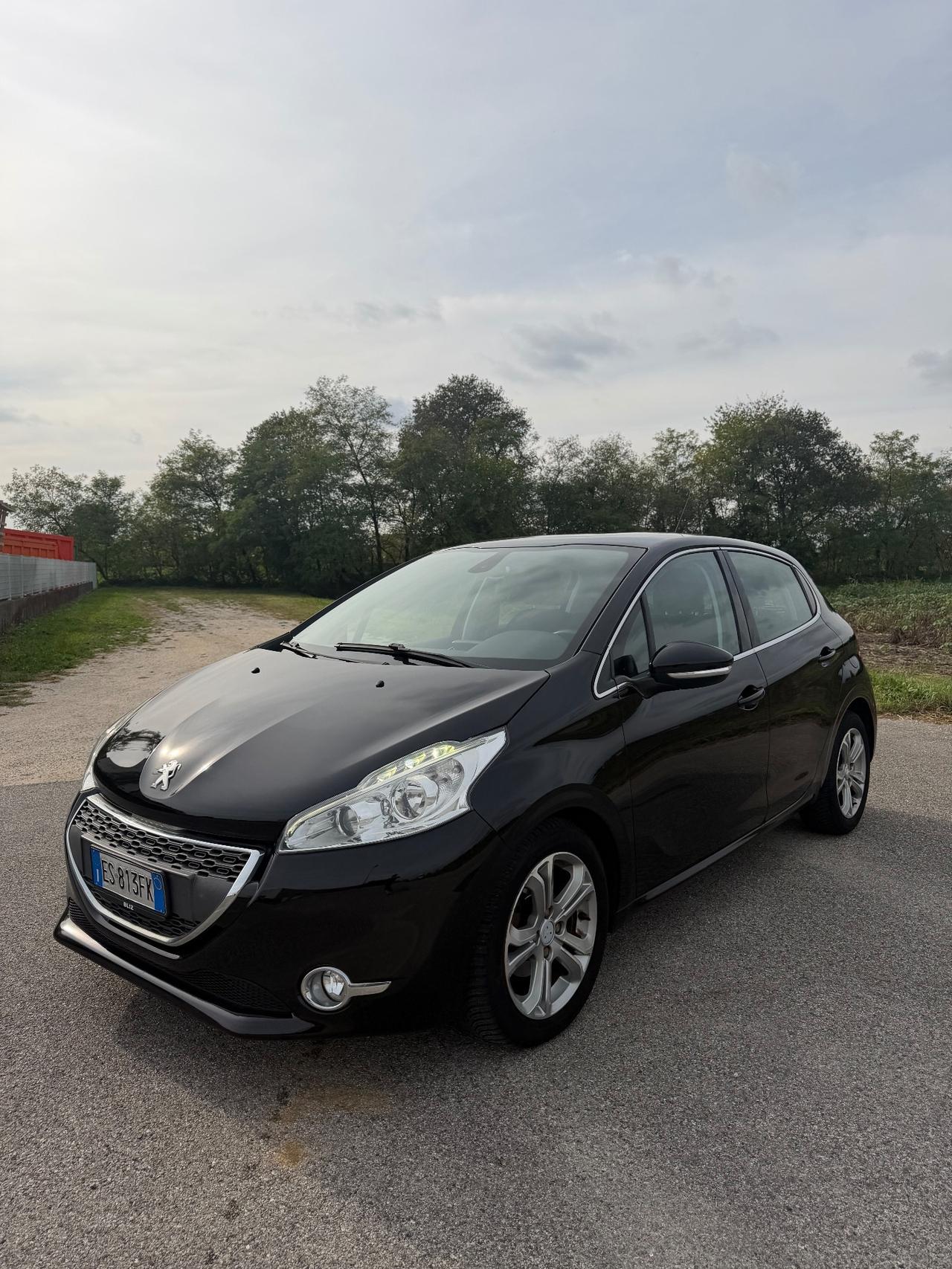 Peugeot 208 1.6 e-HDi 92 CV Stop&Start 5 porte Allure
