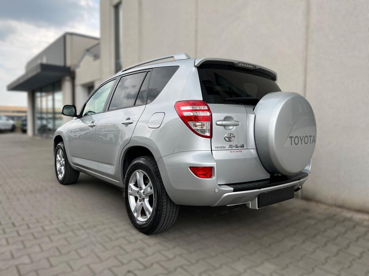 Toyota RAV 4 RAV4 2.2 D-4D 150 CV DPF Sol