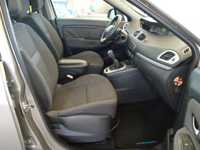 Renault Scenic X-Mod 1.5 dci Dynamique 110cv