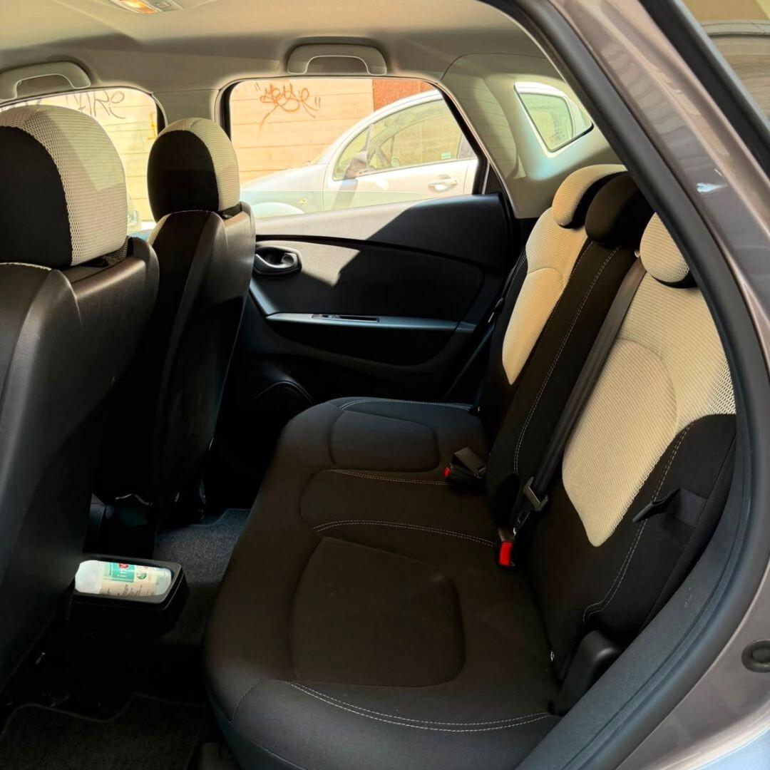 Renault Captur dCi - 90 CV