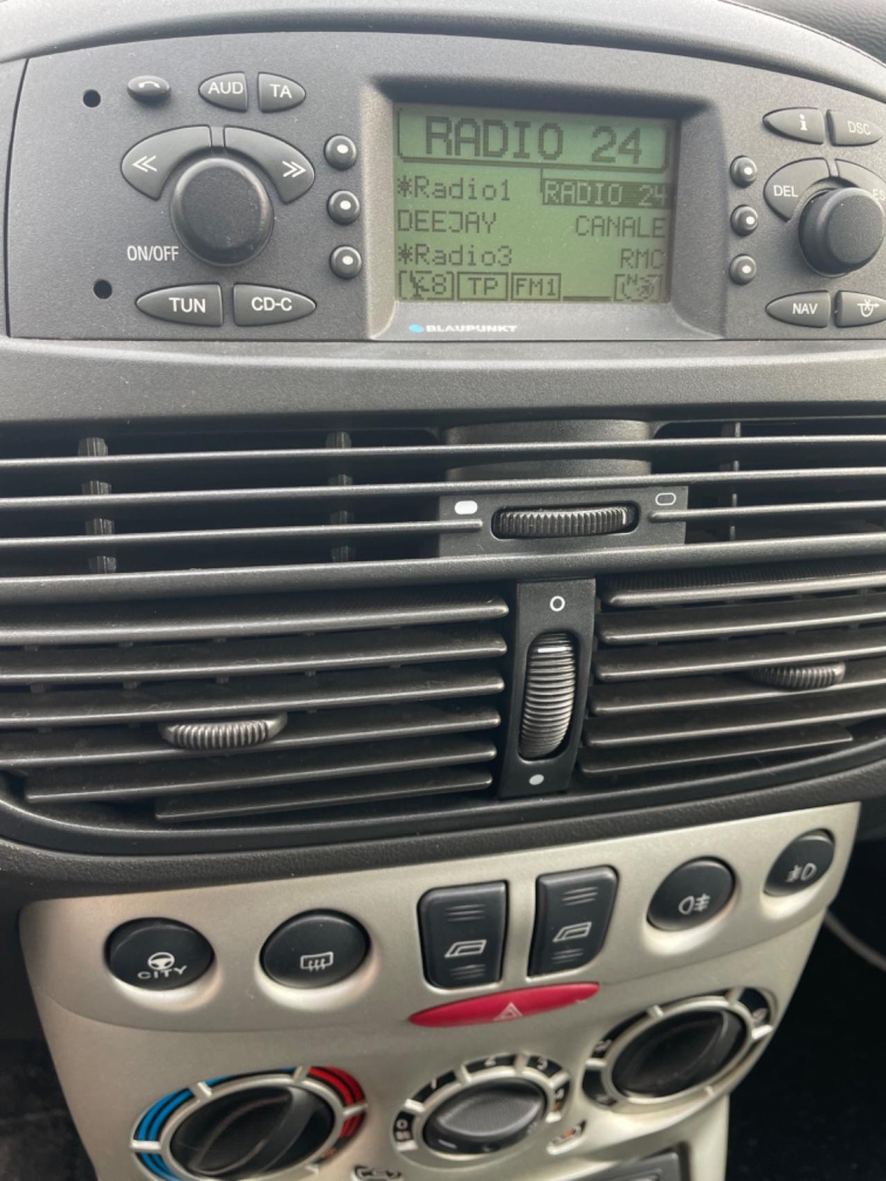 Fiat Punto 1.2i 16V cat 3 porte Sporting NEOPATENTATI