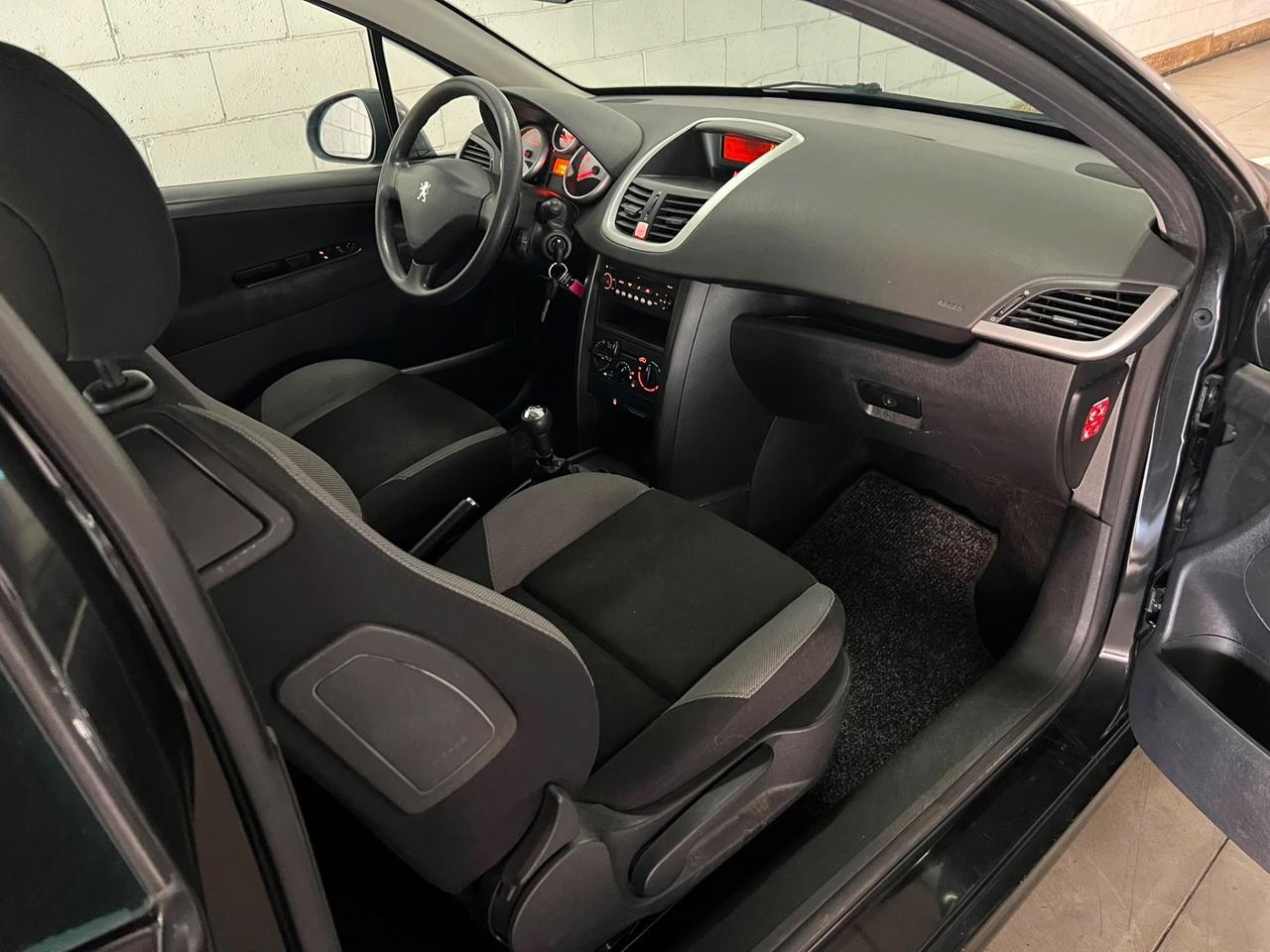 Peugeot 207 1.4 8V 75CV 3p. X Line
