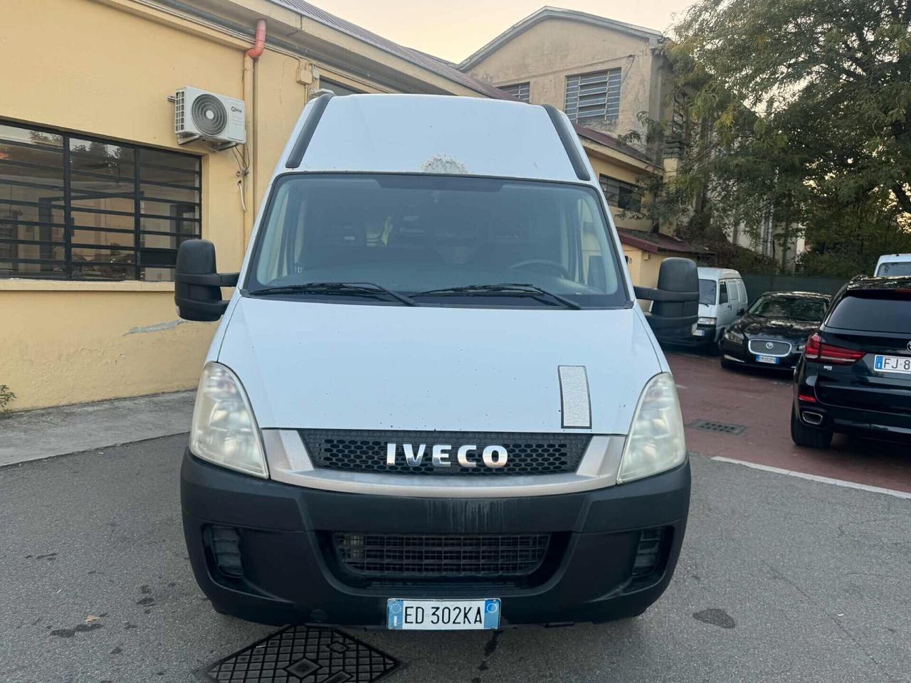 Iveco DAILY PATENTE C 3.0 DIESEL CABINATO