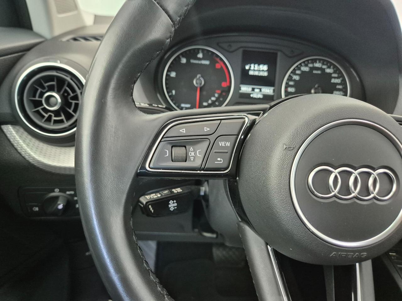 Audi Q2 30 TDI S tronic Identity Black