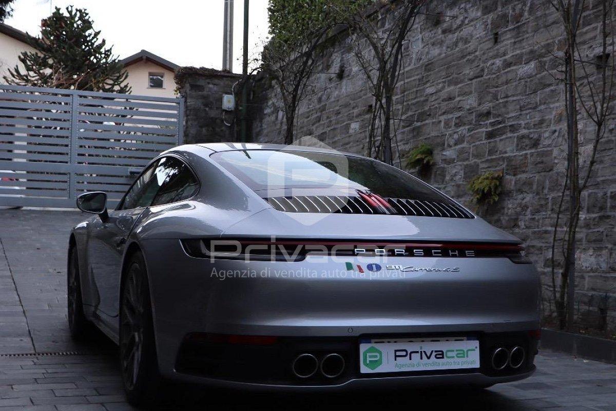 PORSCHE 911 Carrera 4S