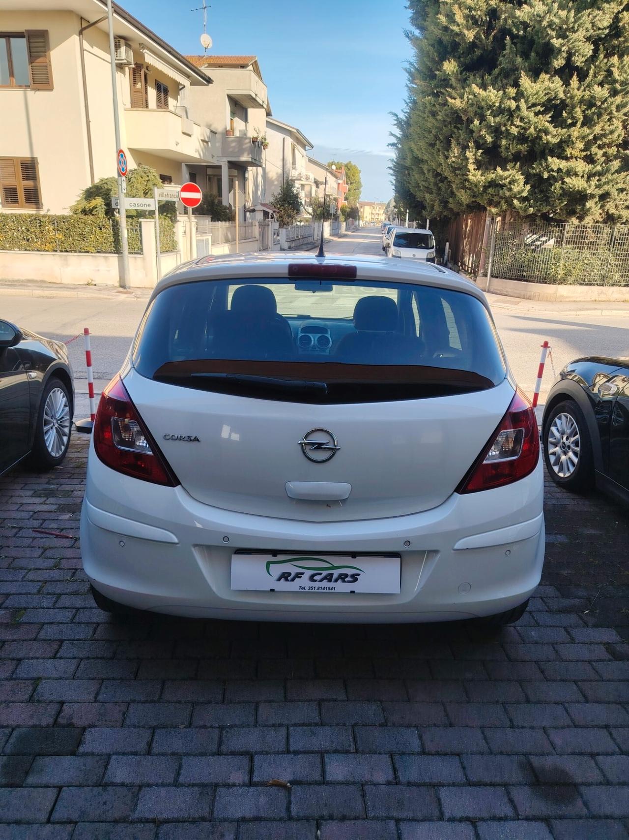 Opel Corsa 1.2 5 porte Cosmo