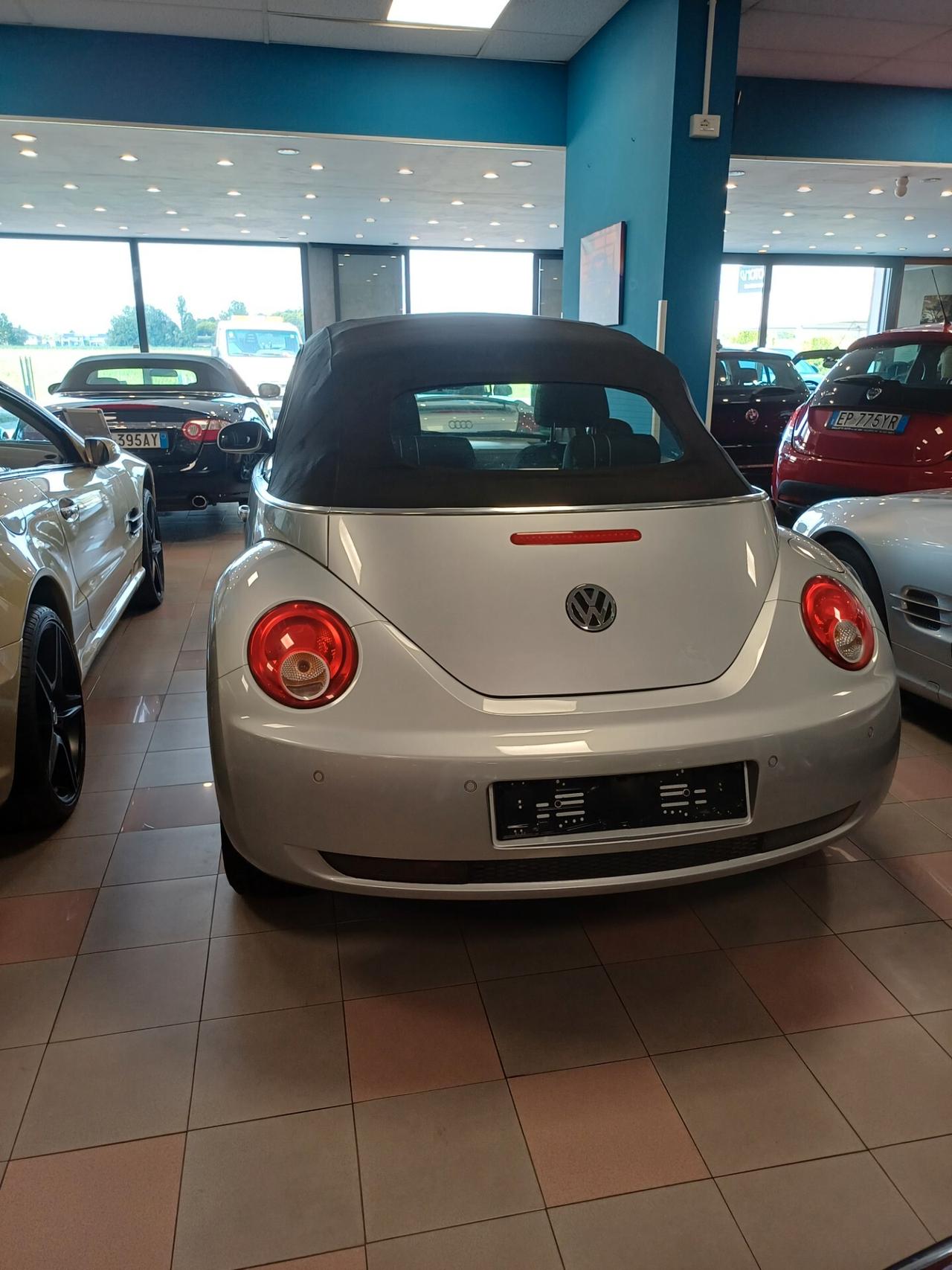 Volkswagen New Beetle 1.6 Cabrio NEOPATENTATI