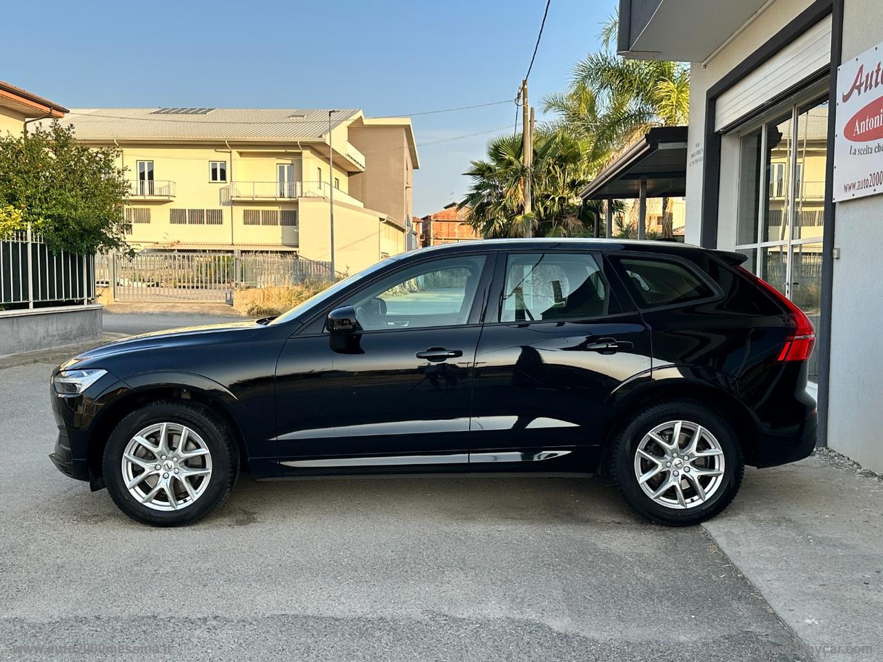 VOLVO XC60 B4 GEARTRONIC MOMENTUM IBRIDO DIESEL/ELETTTICO