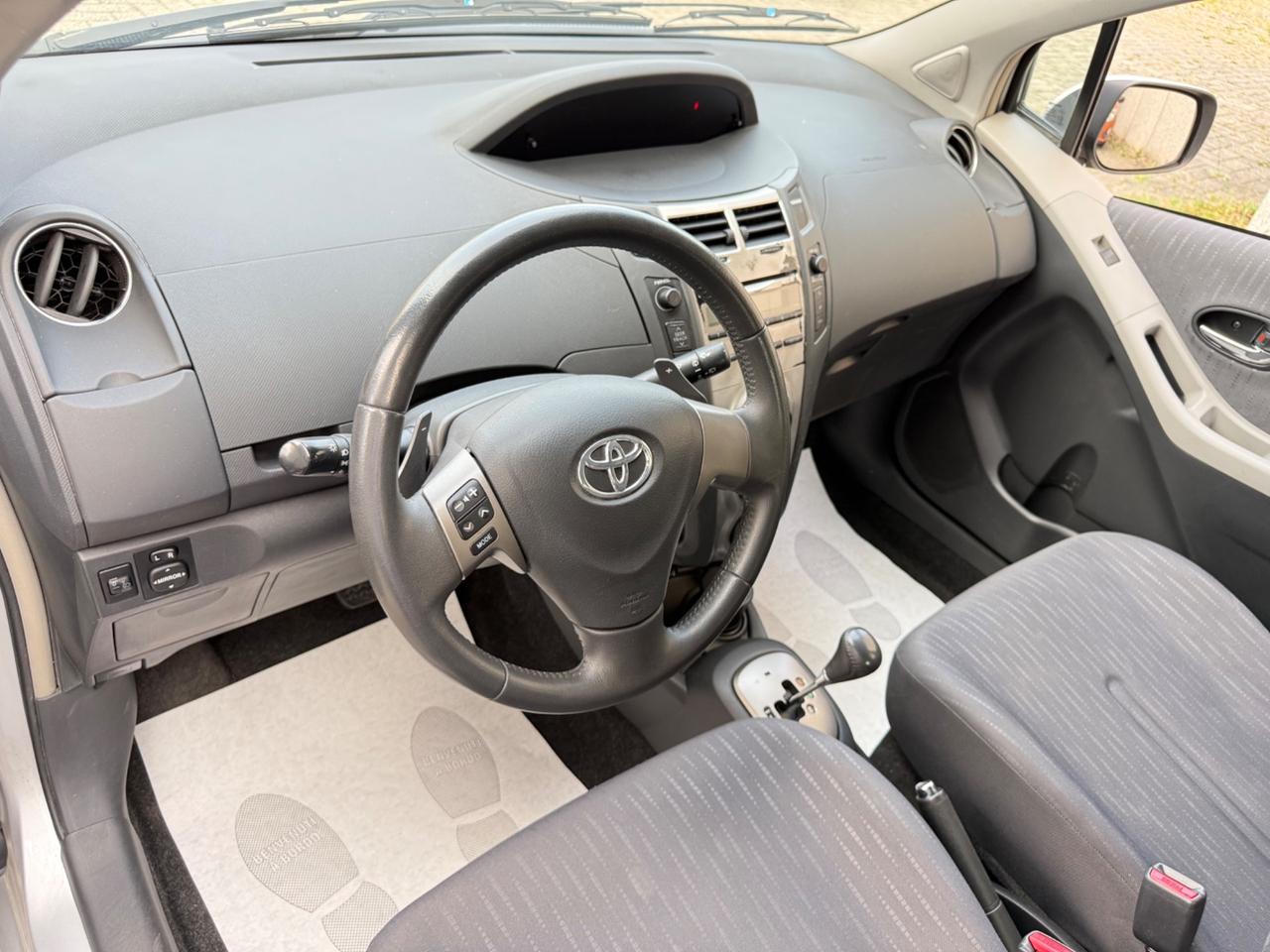 Toyota Yaris 1.3 5 porte M-MT Automatik*Neopatentati