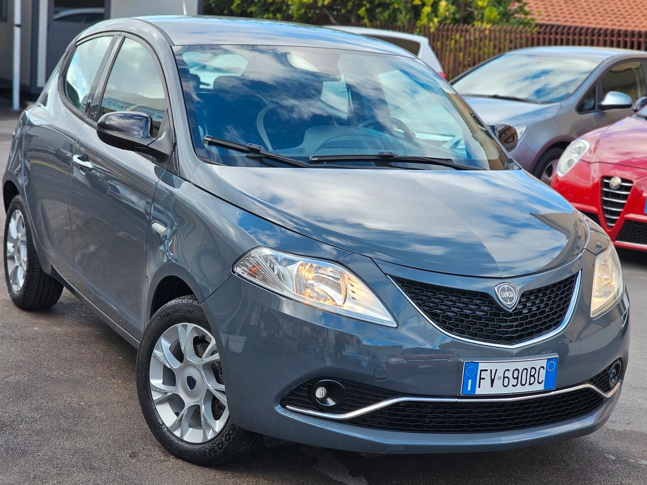 Lancia Ypsilon 0.9 TwinAir 85 CV 5 porte S&S DFN Gold