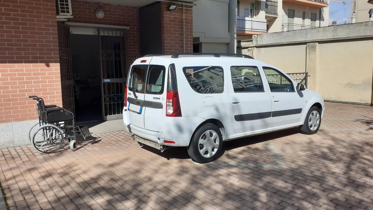 Dacia trasporto disabili pianale ribassato