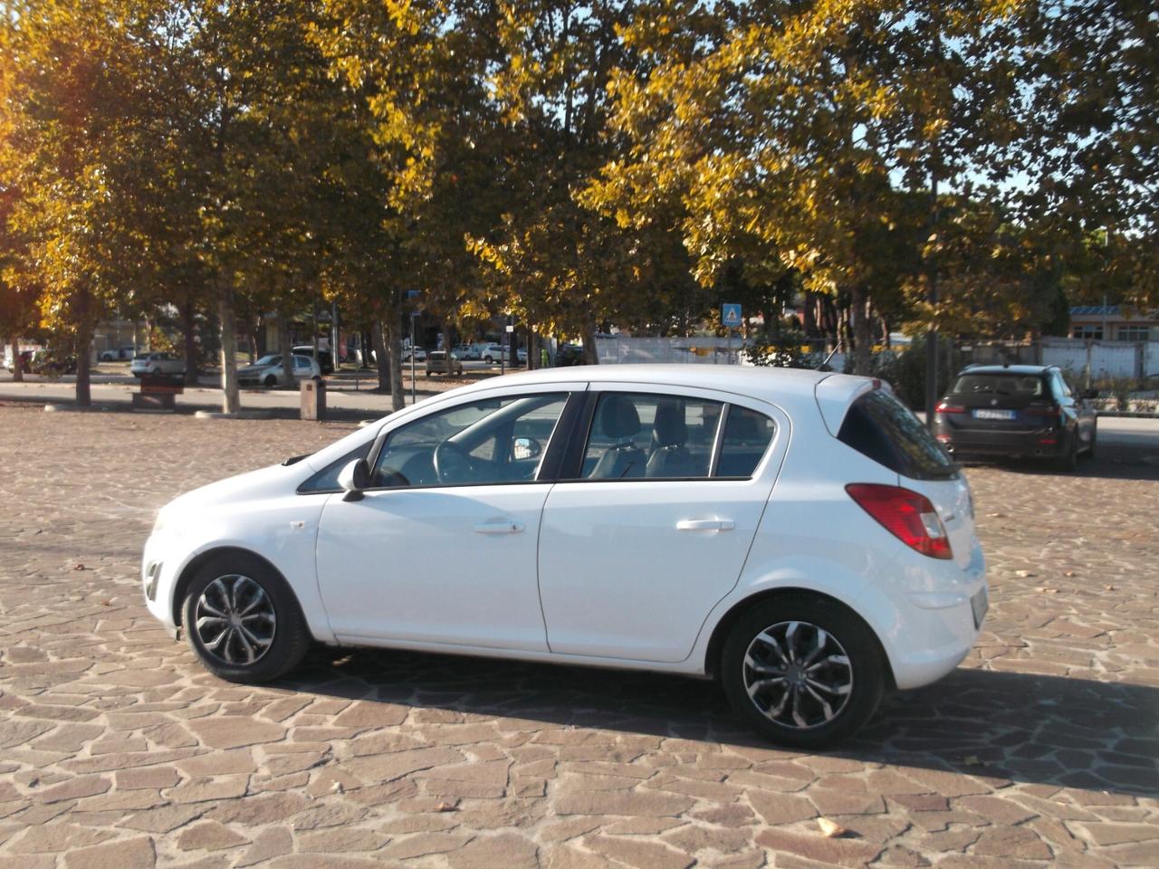 Opel Corsa 1.2 GPL 5P. Neopatentati 2012