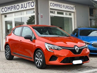 Renault Clio TCe 90 CV 5 porte ok neopatentati