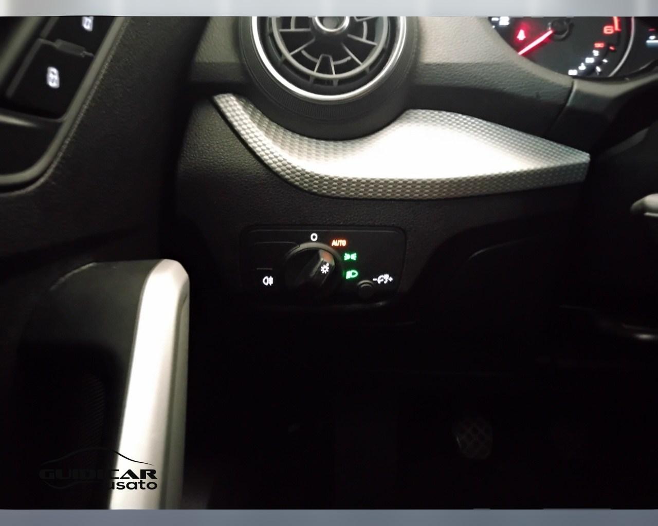 AUDI Q2 I 2021 - Q2 30 2.0 tdi Admired