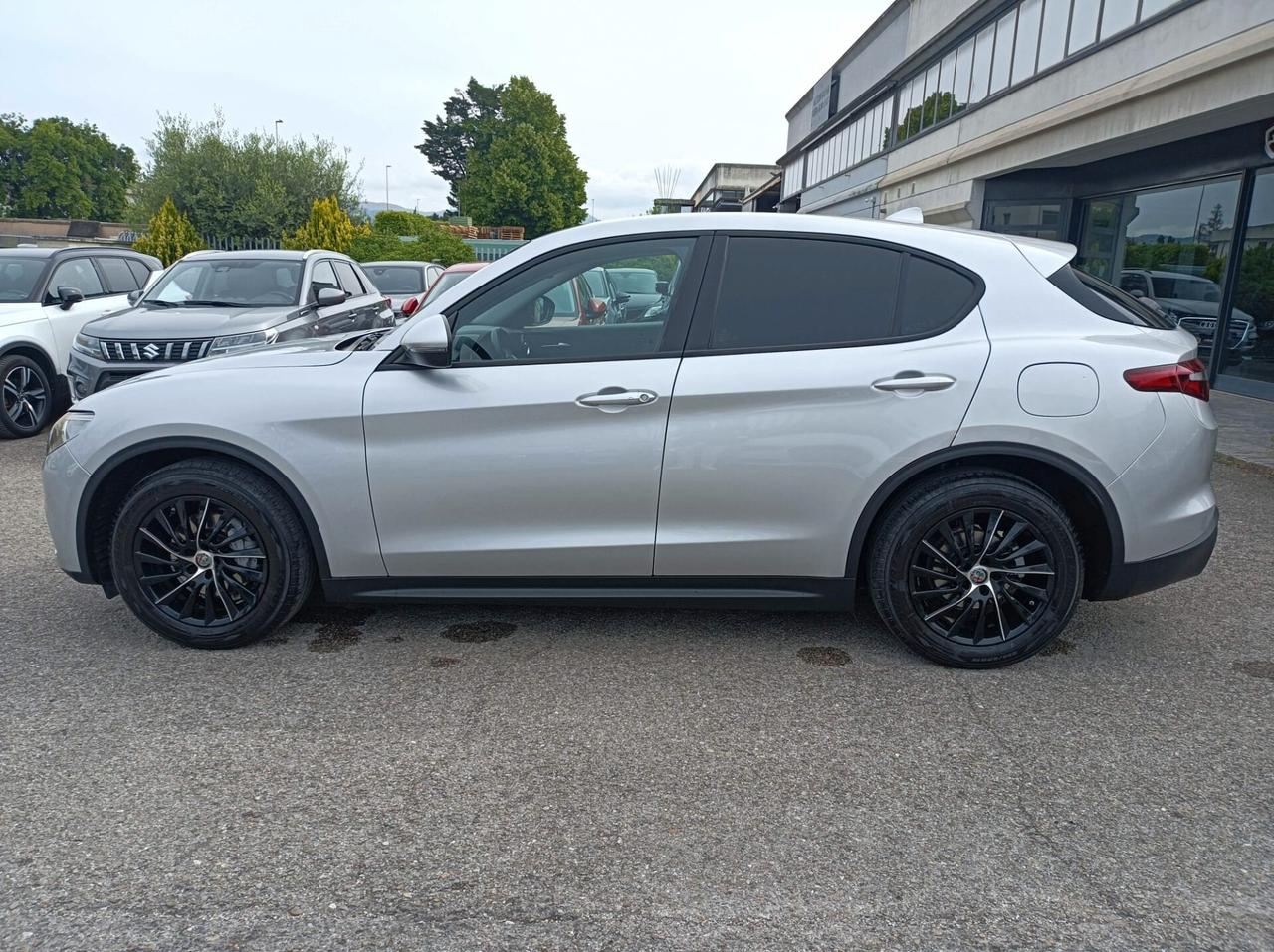 Alfa Romeo Stelvio 2.2 Turbodiesel 180 CV AT8 RWD Business