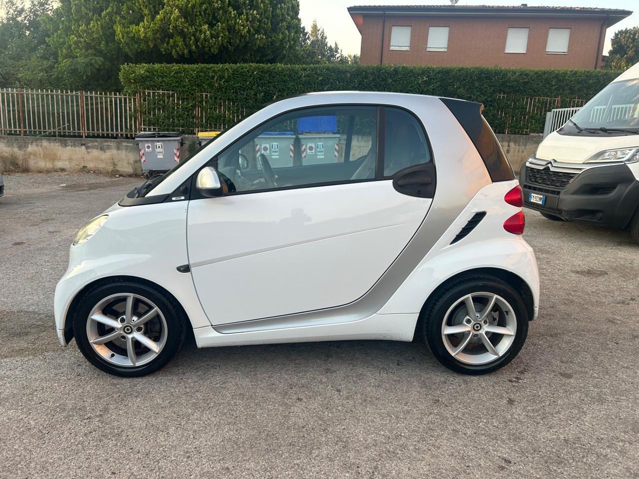 Smart ForTwo 1000 62 kW coupé passion