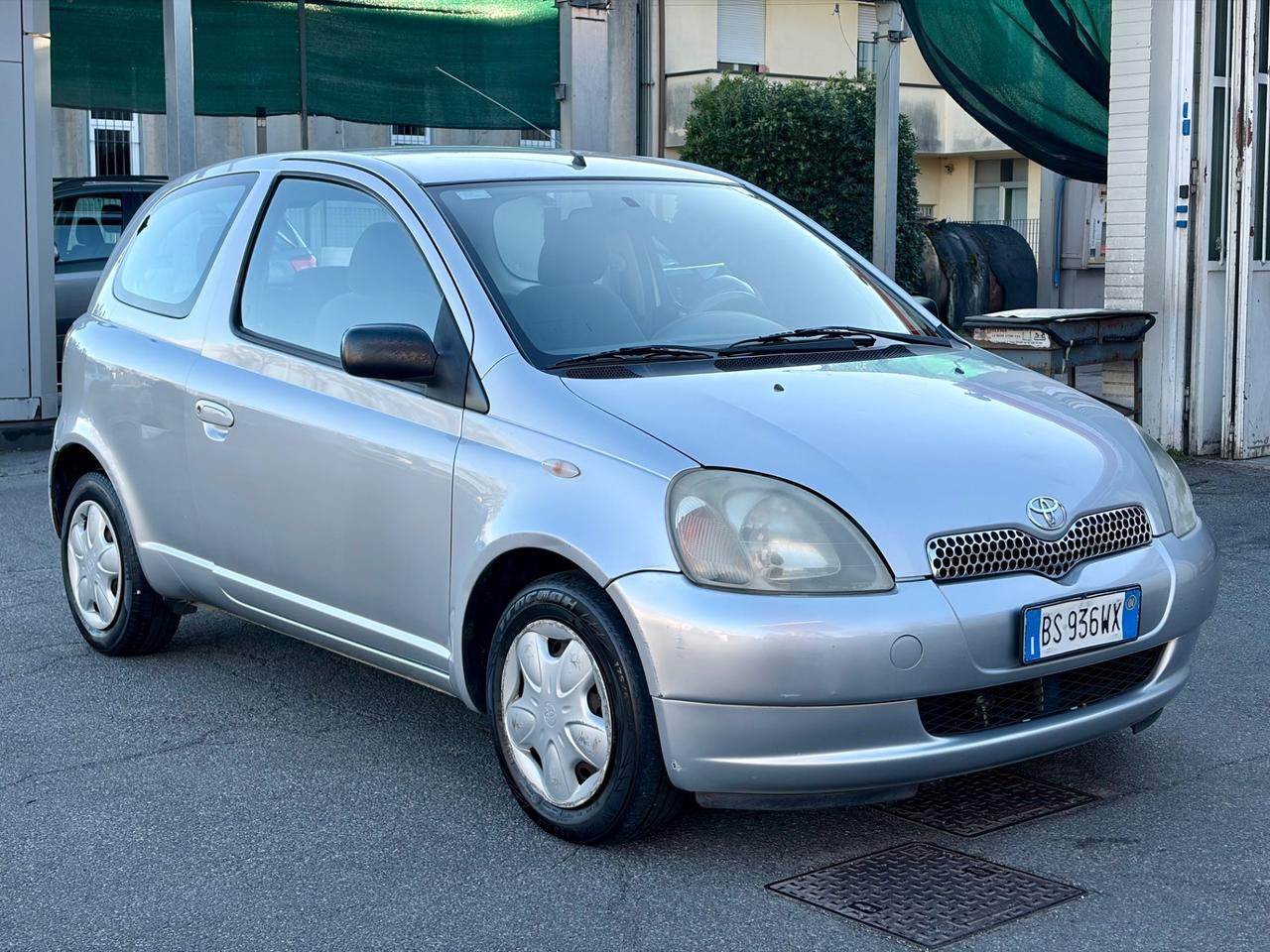 Toyota Yaris 1.0i 16V cat 3 porte Sol