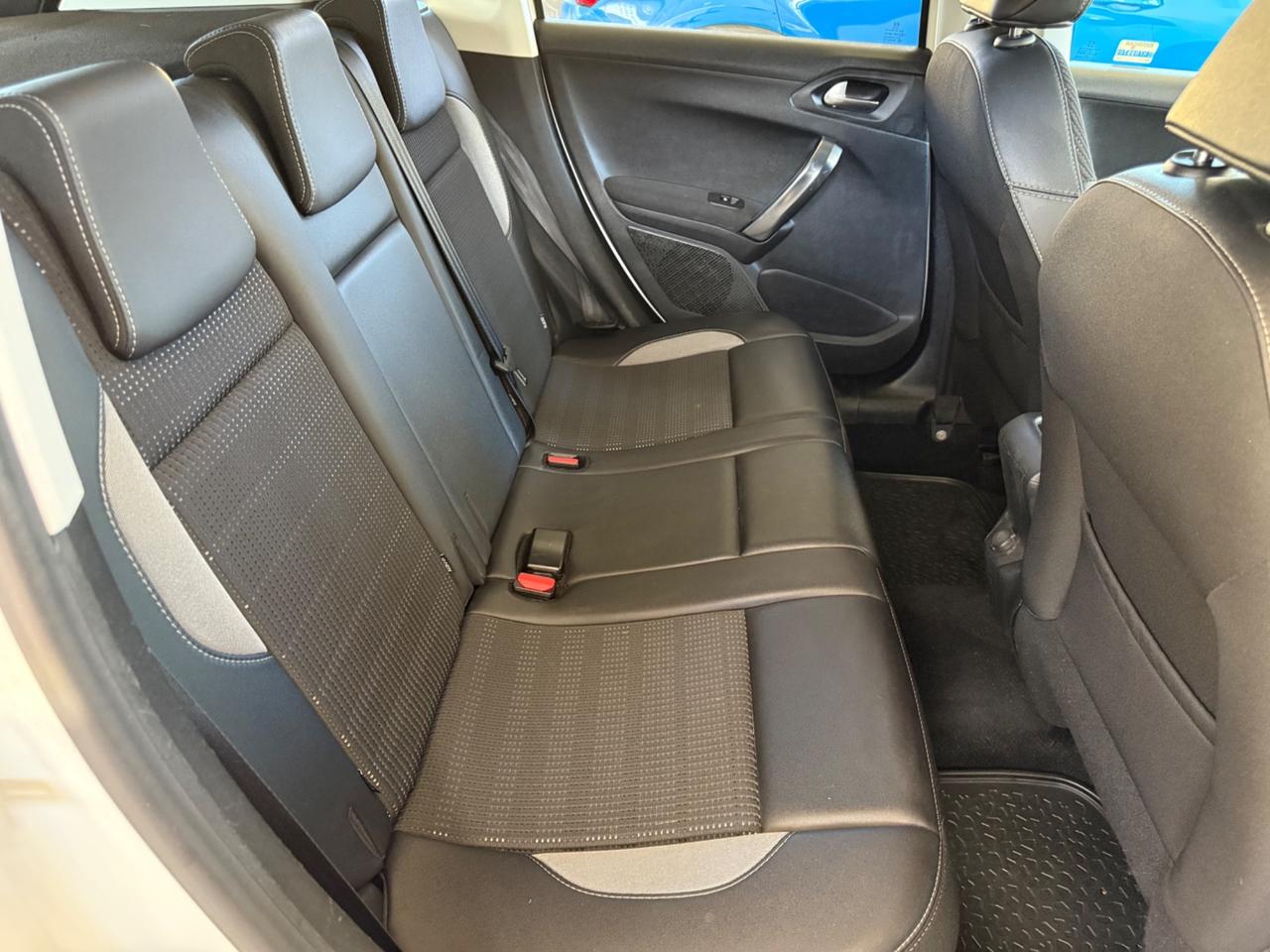 Peugeot 2008 BlueHDi 120 S&S Allure