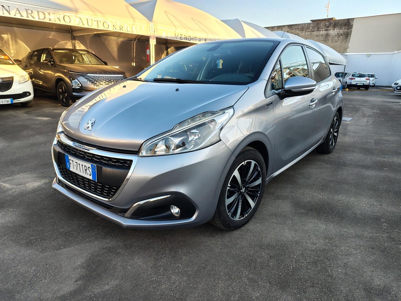 Peugeot 208 PureTech 82 Stop&Start 5 porte Signature