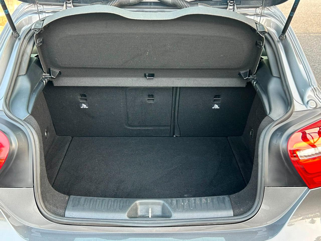 Mercedes-benz A 180 d Premium