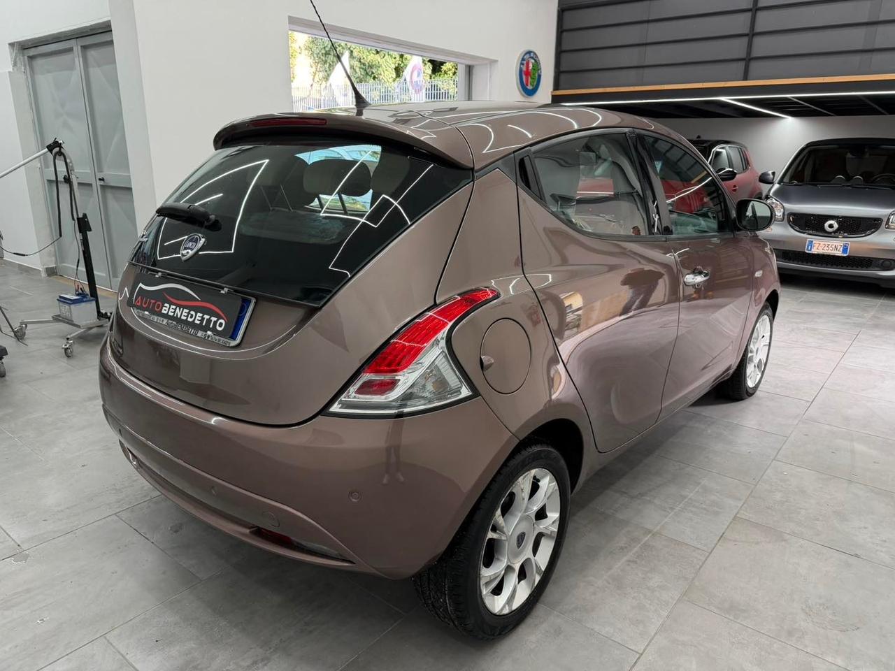 Lancia Ypsilon 1.2 69 CV 5 porte Gold 2016