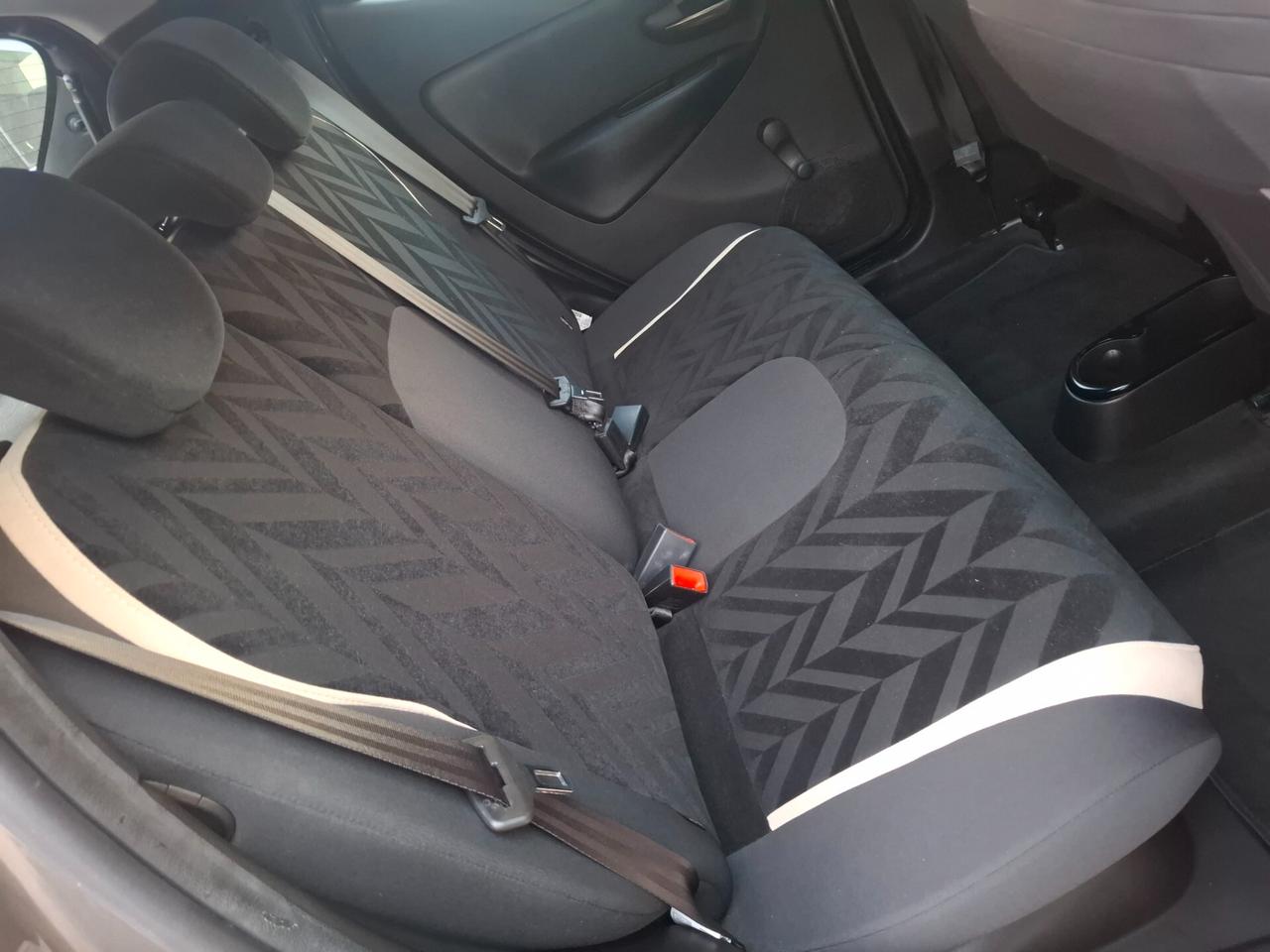 Lancia Ypsilon 1.2 69 CV 5 porte Silver