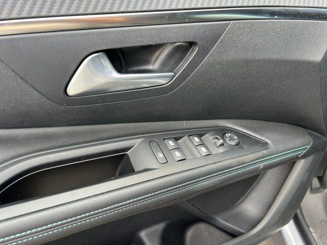 PEUGEOT 3008 3008 PureTech Turbo 130 S&S Allure Pack