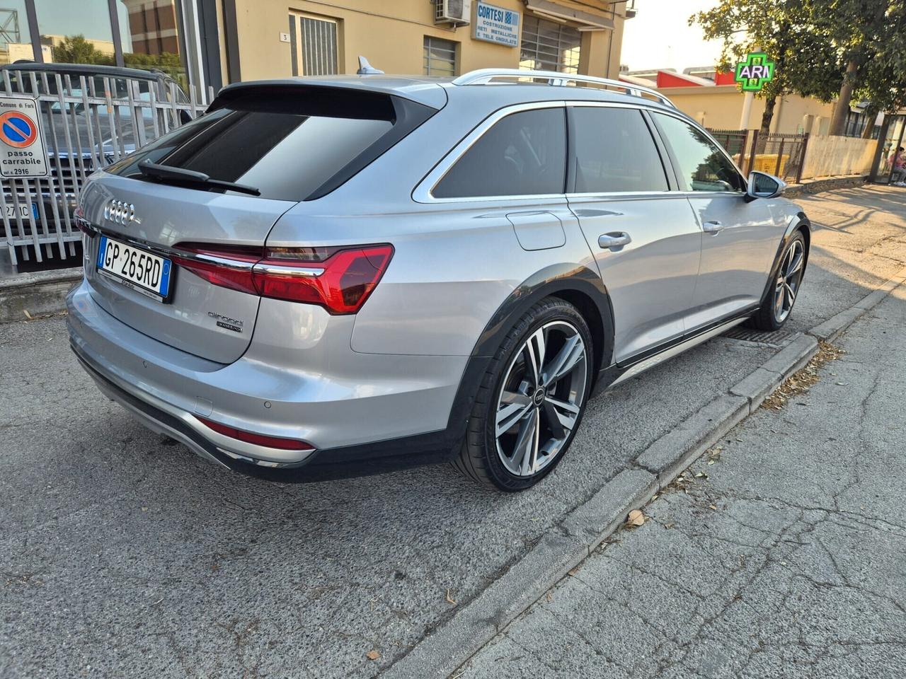 Audi A6 allroad 50 TDI 3.0 quattro tiptronic Business Advanced