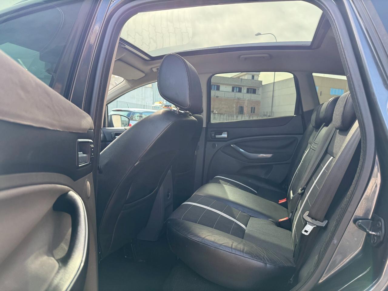 Ford Kuga 2.0 TDCi 136 CV 4WD Titanium DPF Tetto