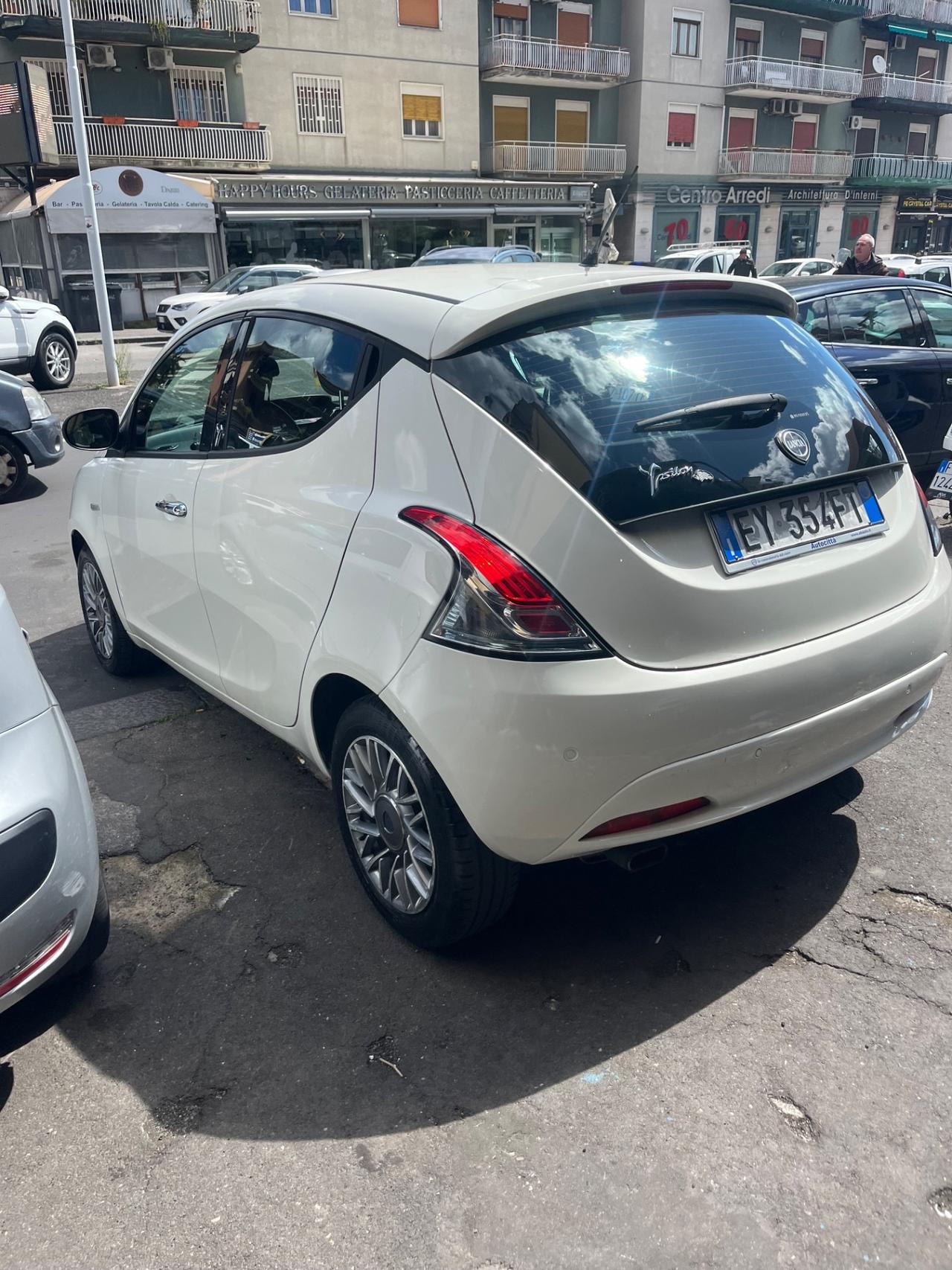 Lancia Ypsilon 1.2 69 CV 5 porte GPL Ecochic Platinum