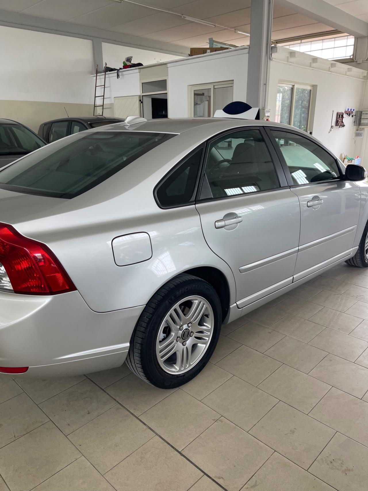 Volvo S40 2.0 D cat Summum