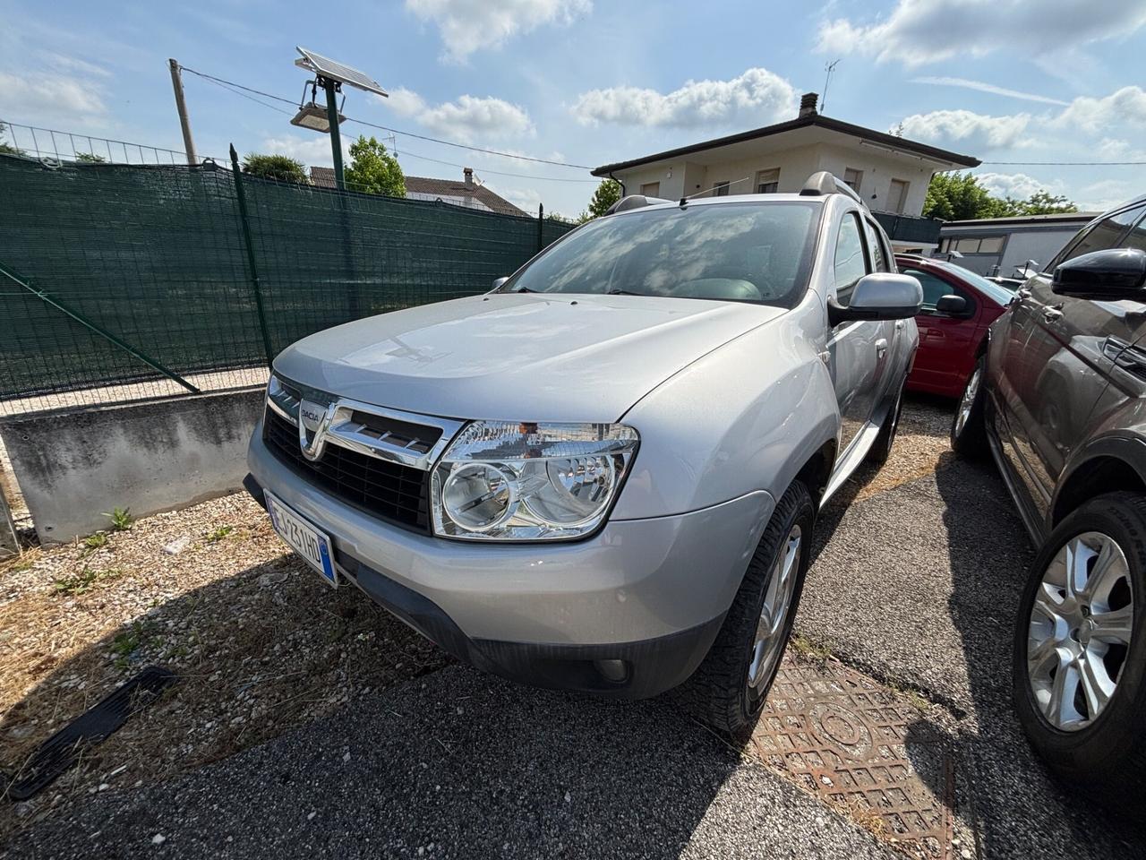 Dacia Duster 1.5 Diesel Neopatentati con gancio di traino