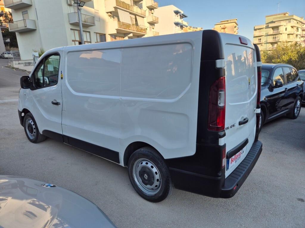 Renault Trafic 1.6 dci 120cv 3 posti L1 H1